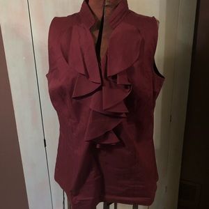 Sleeveless blouse burgundy color
